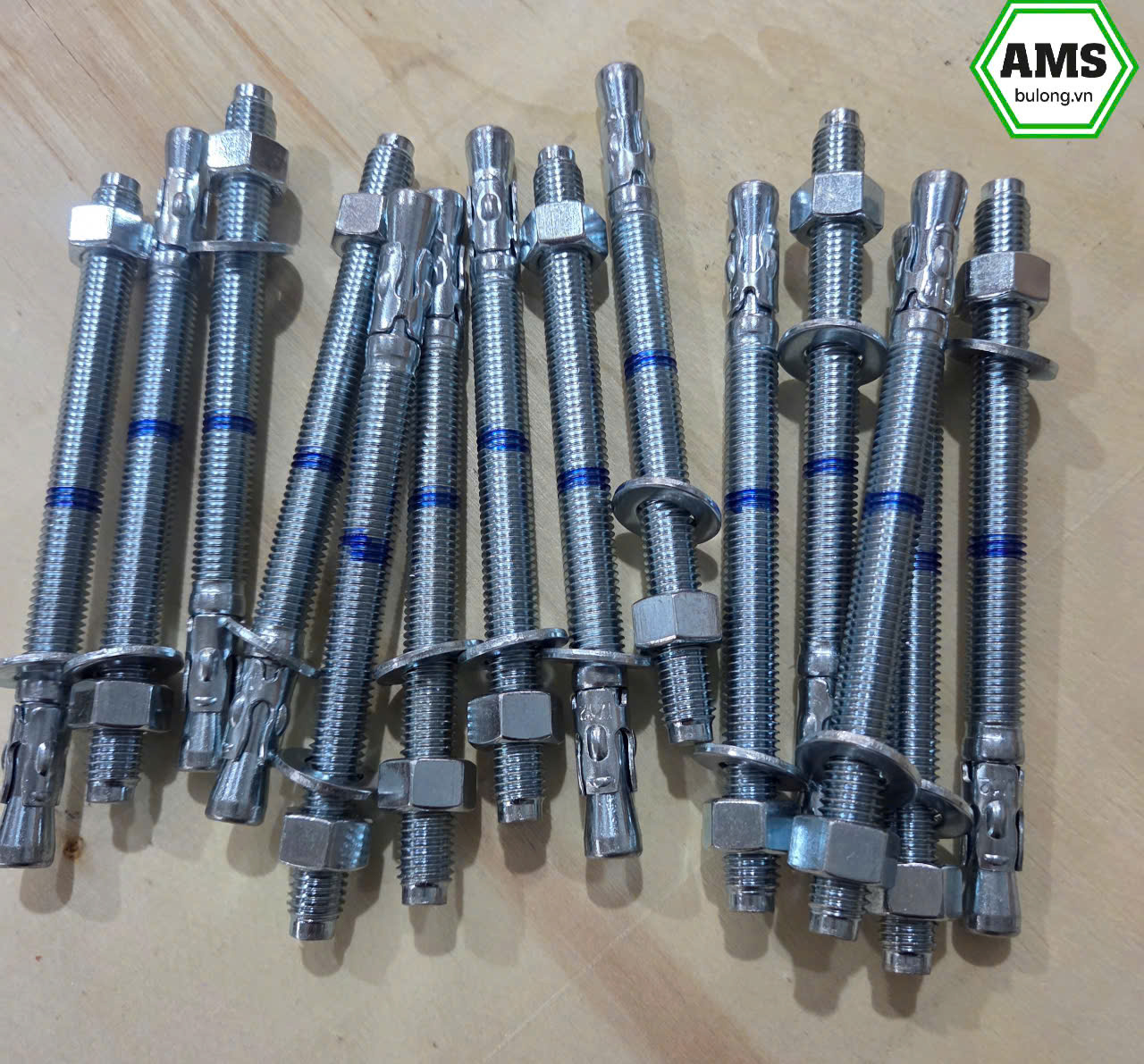 Bu lông nở 3 cánh Fisdex
