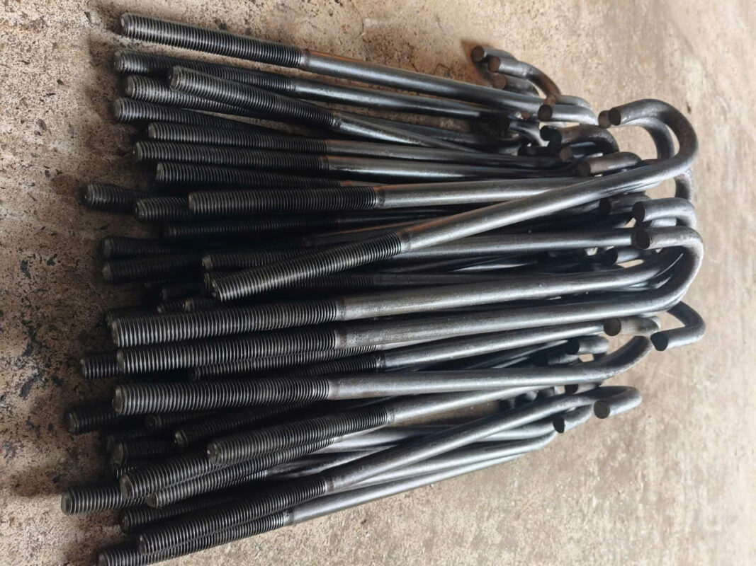 Bulong neo móng – nhóm bulong quan trọng trong liên kết chân cột và chân máy